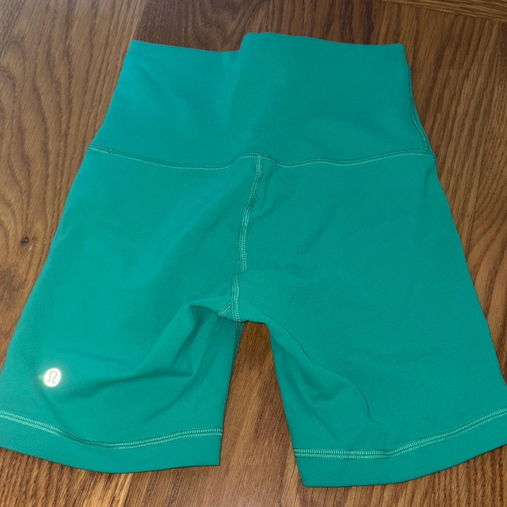 Lululemon wunder train high rise 6” Kelly green.  Sz 2